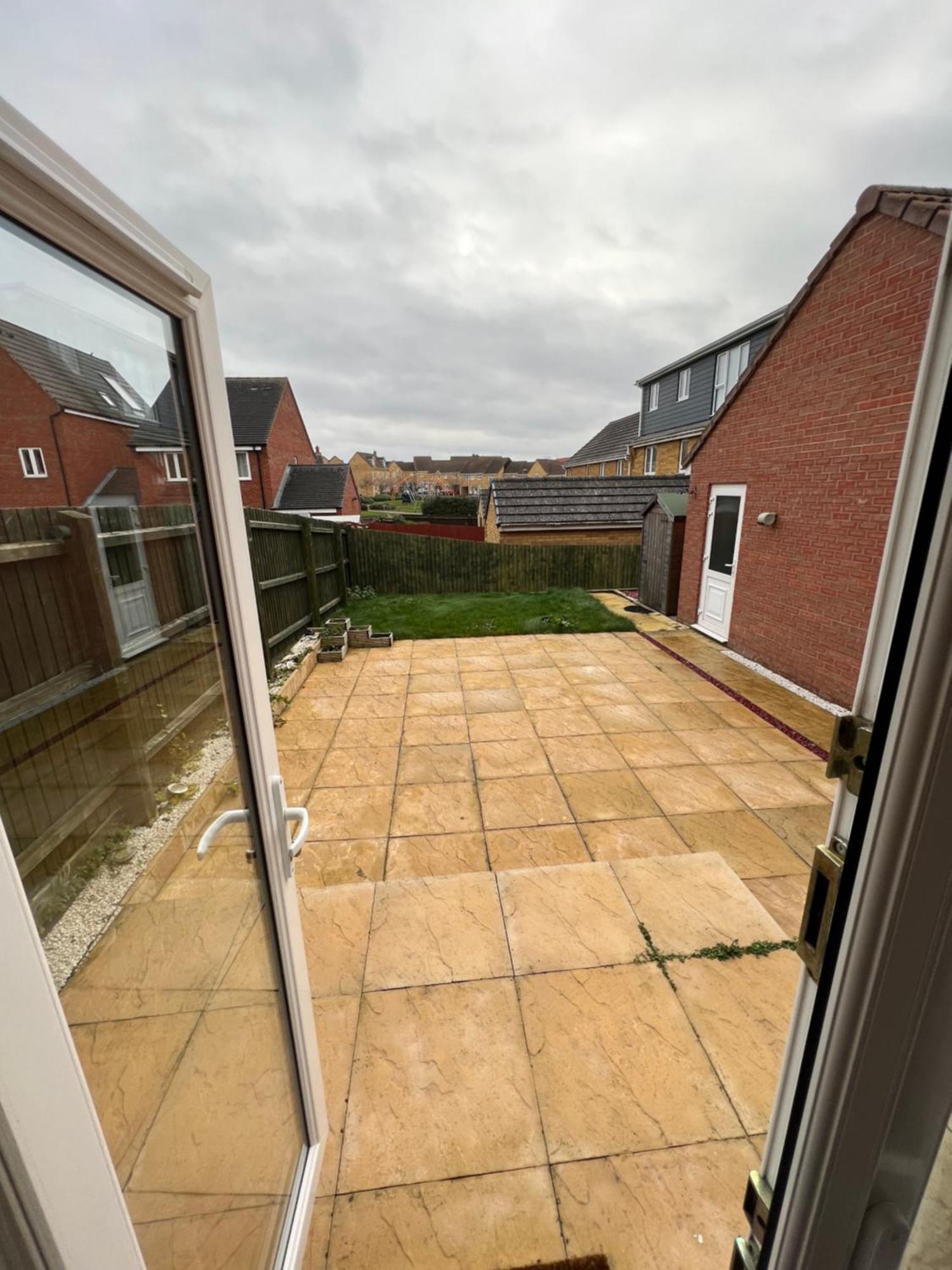 The Belfry 3 Bedrooms 2 Bathrooms Contractors & Family Higham Ferrers Bagian luar foto
